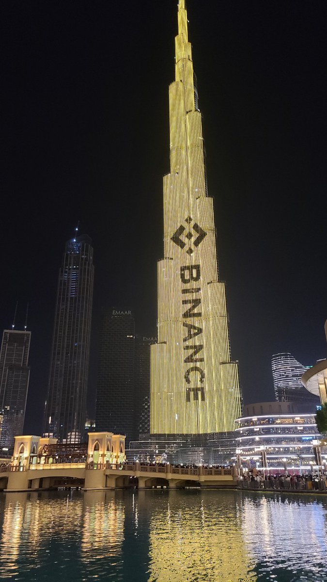 i_love_floki's tweet photo. バージカリファに #Binance のプロジェクションマッピングが！！

#BinanceAtTheBurj https://t.co/20R7hN7lVv