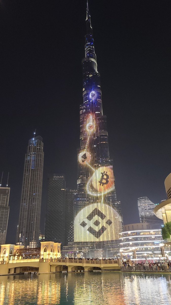 i_love_floki's tweet photo. バージカリファに #Binance のプロジェクションマッピングが！！

#BinanceAtTheBurj https://t.co/20R7hN7lVv
