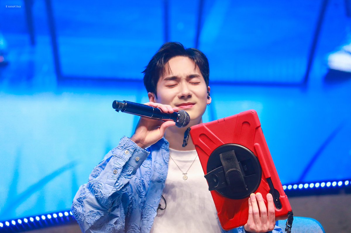 aronhourly's tweet photo. #ARON #아론 #곽아론 #AARON ♡ https://t.co/F3tp1w4vtX