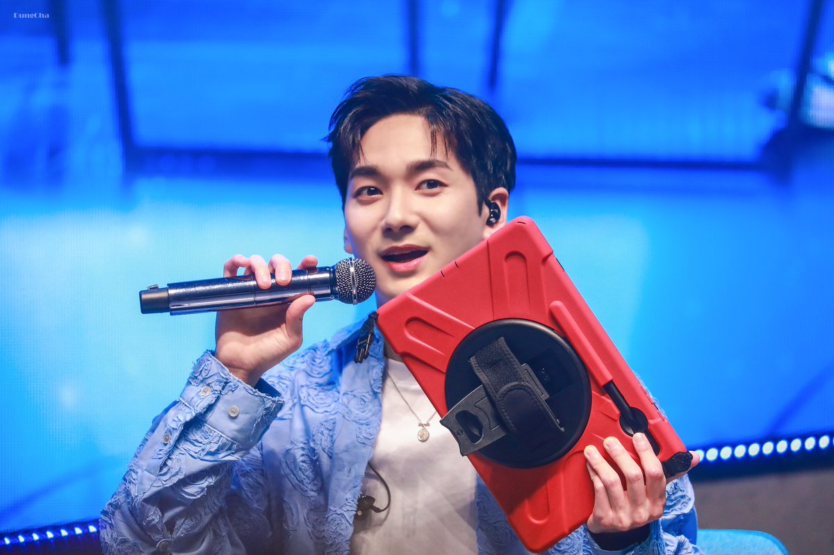 aronhourly's tweet photo. #ARON #아론 #곽아론 #AARON ♡ https://t.co/F3tp1w4vtX