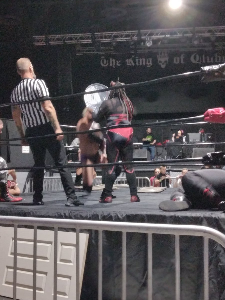 donhalliwell1's tweet photo. Scarlett is always causing a scene #HeavyHitters4 https://t.co/rBVrz8D4eE