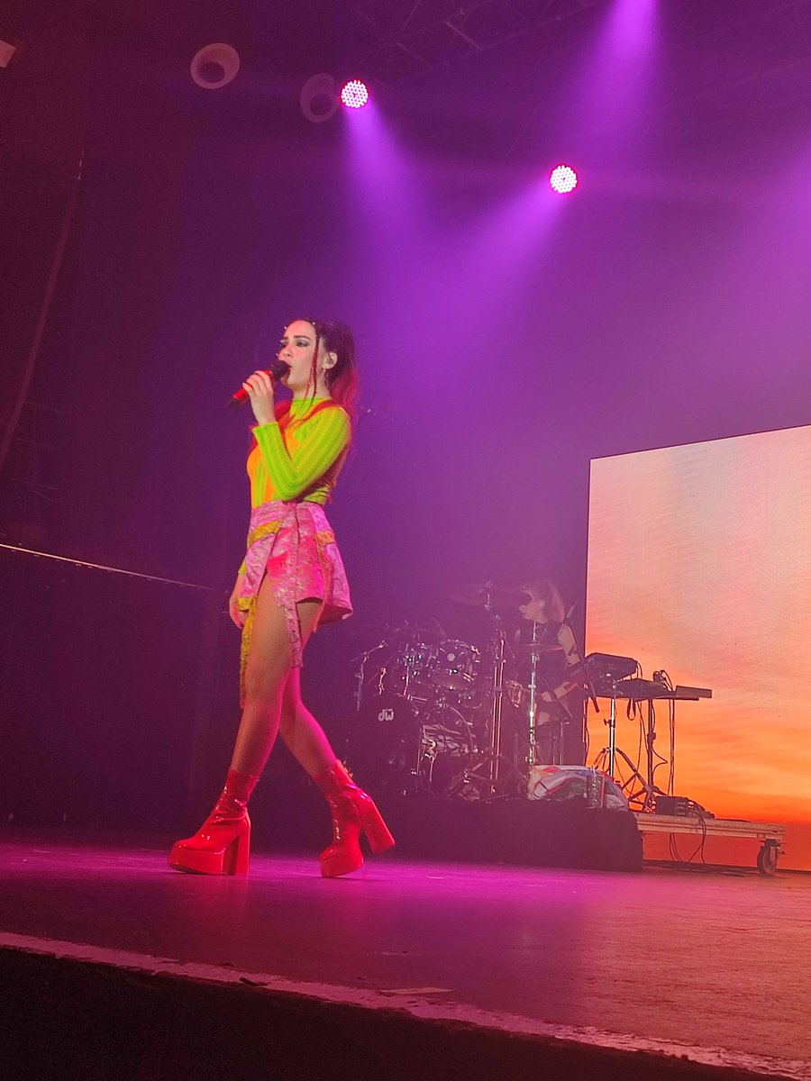 _Itismyworld's tweet photo. He salido más enamorada que nunca de Lali ❤️. ¡Qué energía tiene! Es una pedazo artista y verla en primera fila ha sido muuuy emocionante 🥺🥰💓 https://t.co/lyzK0mtFgf