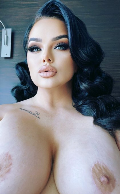 Male creators in Miami rn? 🤔 I&rsquo;m tryna see sumthin 😏💦 https://t.co/FBiHxMf2ru