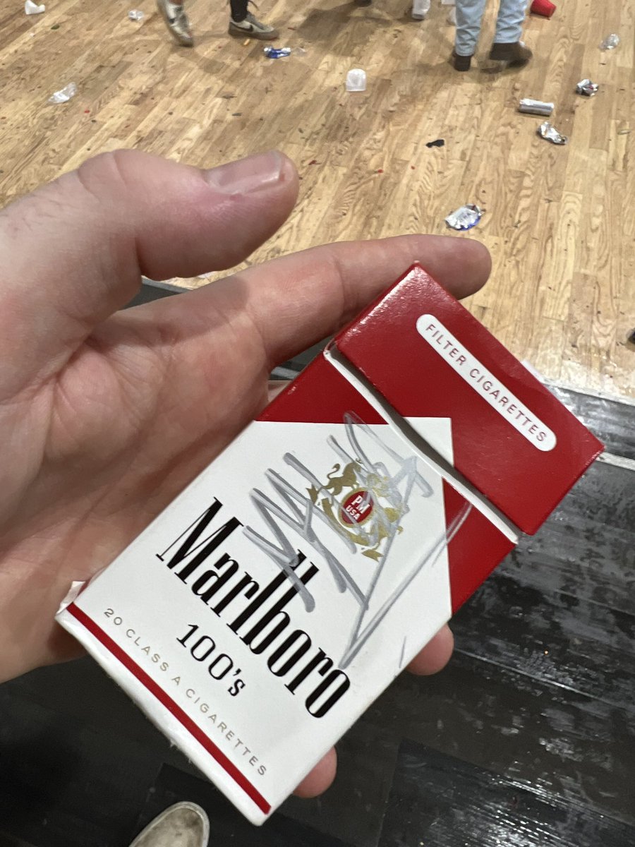Last night I gave <a href="/Malaamusic/">Malaa</a> a cig while he was on stage so after the show I had to get him to sign the pack