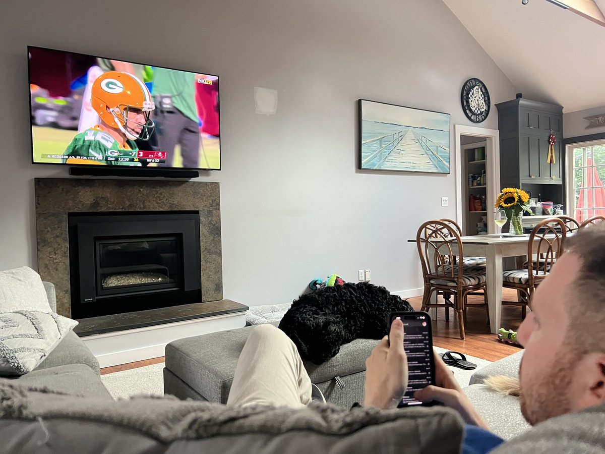 josh_ratner's tweet photo. @BenMakesTV Says the guy watching football https://t.co/VDXzrjUJVg