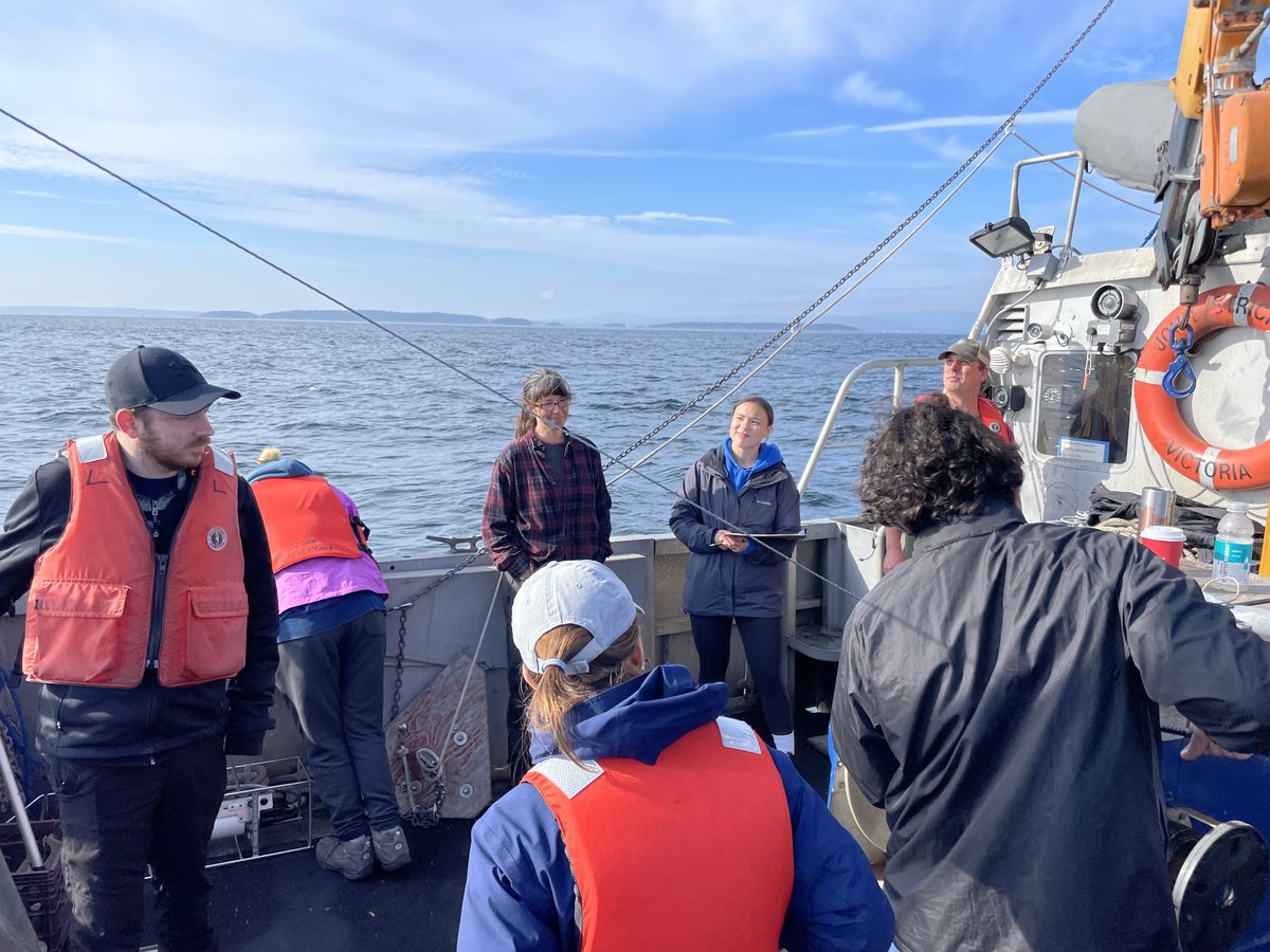 Great Eos 314 field trip on the MRV Strickland yesterday - experiential learning!  <a href="/UVicSEOS/">UVic School of Earth and Ocean Sciences</a> <a href="/UVicScience/">UVic Science</a>