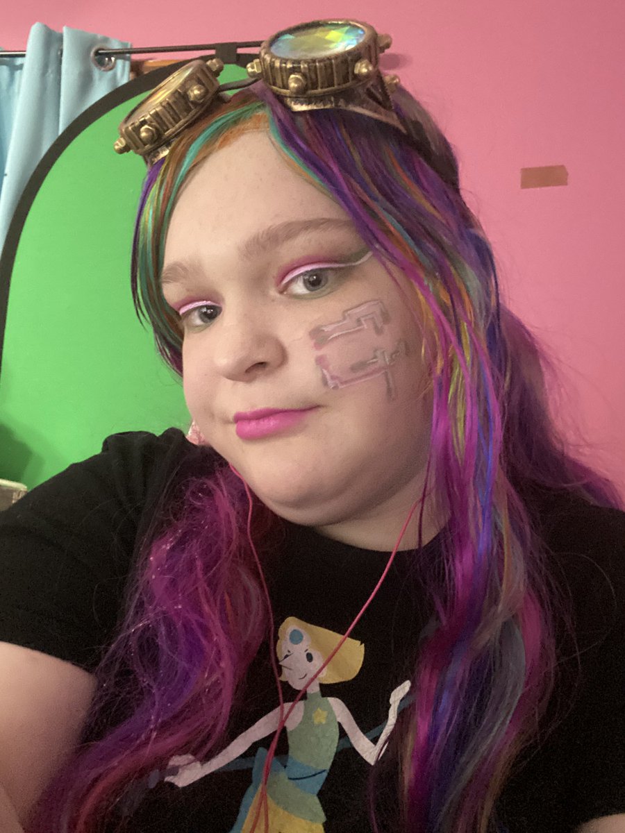 AwkwardCassidy_'s tweet photo. We start filming for the new mini series #DawnOverDallas. If rocket racoon was given the body of cyberpunk nerd, you’d get Scrap. 
@SmolShadowSnacc @alexhuilman @theDMB__ @Thekira858 @_AnnePierce_ https://t.co/j3tczyaAyh
