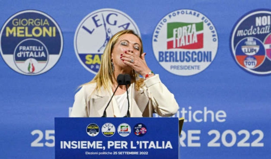 binbin59300's tweet photo. La signora #Meloni sera la future prima ministra italienne, n'en déplaise à Frau Ursula von der Leyen, monsieur Macron et autres caciques fédéralistes européens 👌
Comme quoi, quand la droite est intelligente, elle peut le faire !!! https://t.co/Uri9Jn9V0j