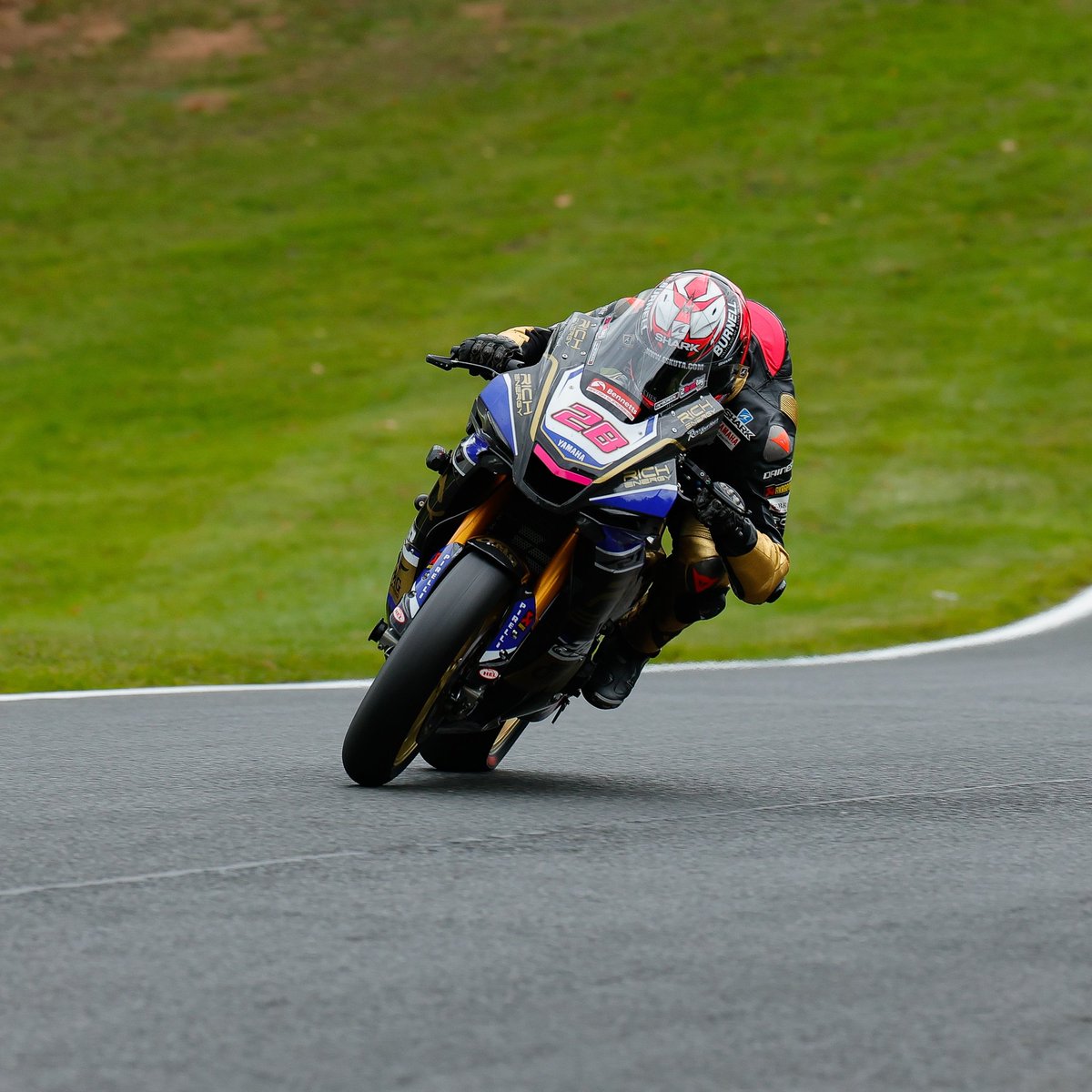 NitrousCRacing's tweet photo. Every @OfficialBSB point counts at this time of the season 👊🏼 great efforts from both riders and their crews this weekend 👏🏼

Rounding out the day it's 🅿️5️⃣ for @BradRayRacing and 🅿️9️⃣ for @kyleryde 🤜🏼🤛🏼

#OultonBSB | #BSBShowdown | #YamahaRacing | #RichEnergy https://t.co/duV12NfTR5