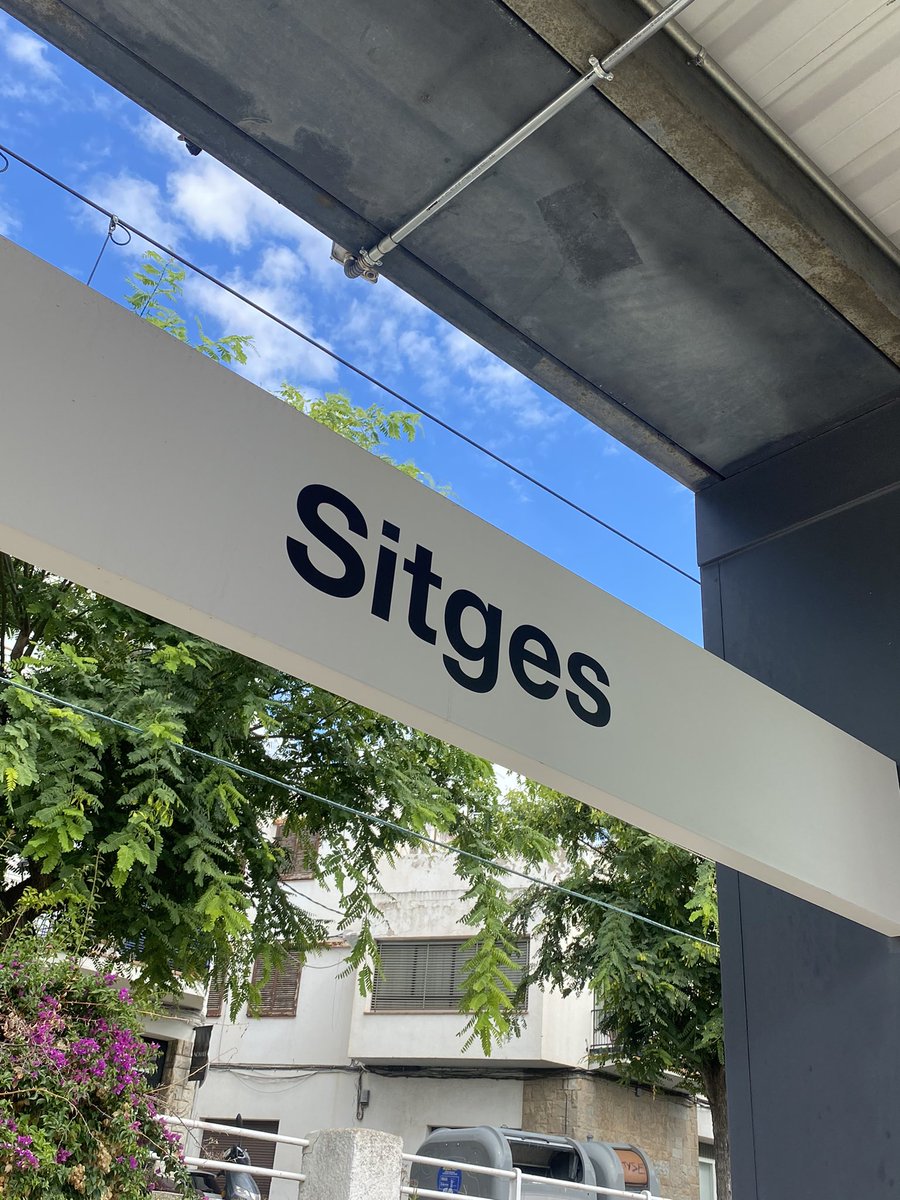 smurfintime's tweet photo. Hey bitches 👋🏽
Guess who’s in Sitges ☀️🏖🇪🇸 https://t.co/k3PoRvqZXN