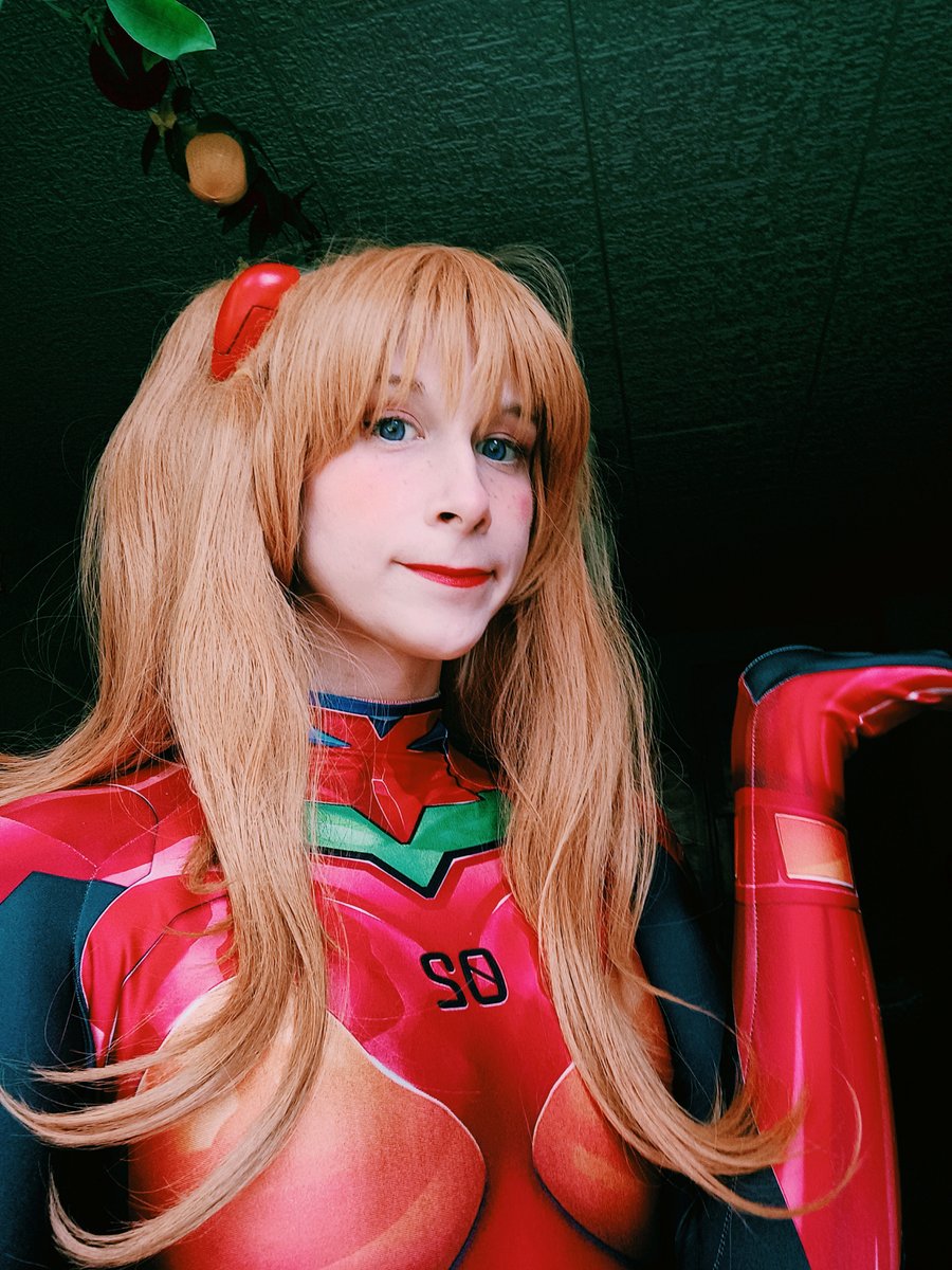 Auri_sun7's tweet photo. I'm quite tired and pics came out so well that I want to edit them as good as possible so for now I only a quick photo of telling you how easy peasy is to pilot a mech https://t.co/dWcjqCQl7m