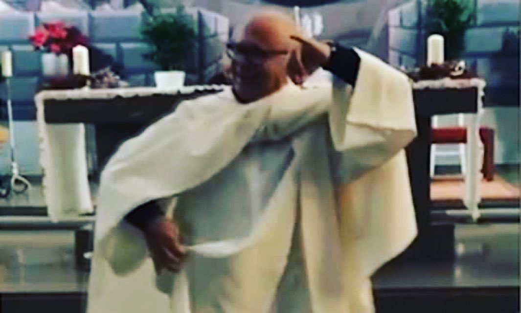 EvDaSilvaTrends's tweet photo. caught up with my priest and he was was soooo happy that I’ve been on track to “proper co parenting practices,” that he literally did a happy dance. had me cracking up! He kept going for 3 minutes. I leaned on the wall grabbing Emma - slid down to the ground, laughing so hard! https://t.co/SsDQ17WrhF