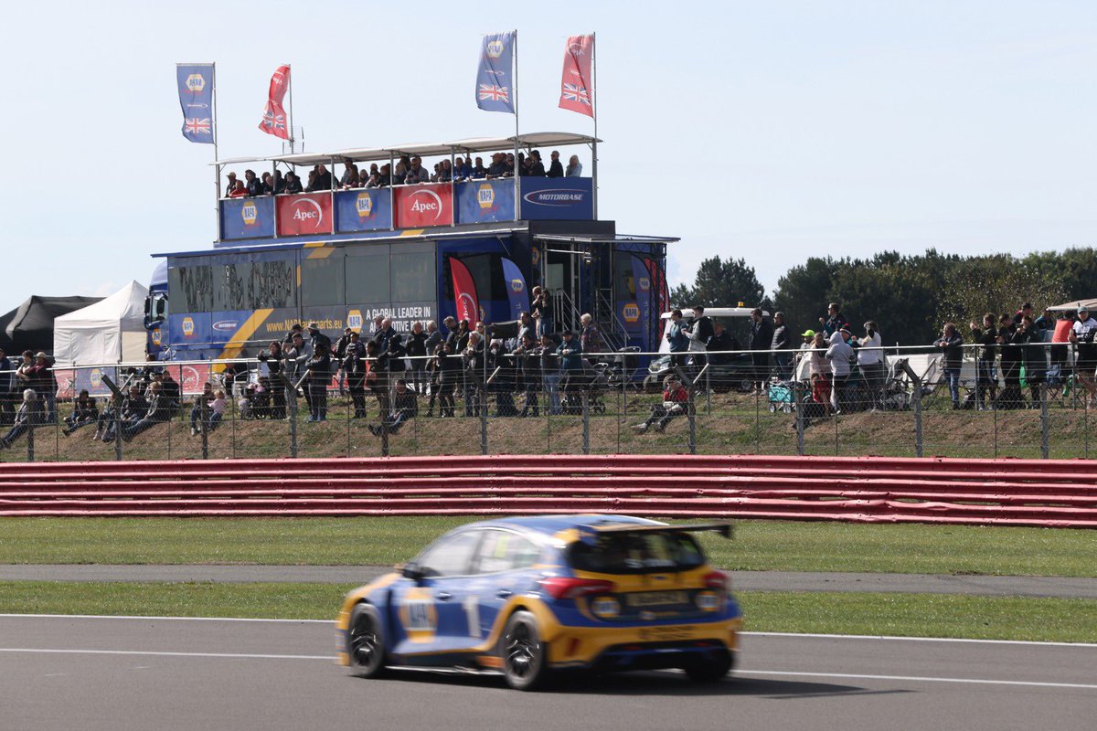 AllianceRaceUK's tweet photo. Fantastic P2 🏆 in Rd27 to conclude the @SilverstoneUK weekend for @ASuttonRacing AND 5️⃣ point lead in the championship! 

P5 for @DanCammish and P9 for @OllieJackson48 to put three #Motorbase cars in the top 10 👍 

@samosbornebtcc just misses top 20 in P21 

📸 @JakobEbrey https://t.co/hAXU1FdEIQ