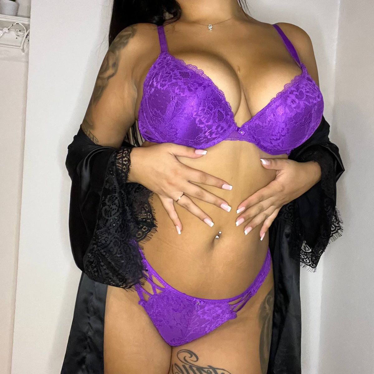 Zoe 💕 OF $5 SALE on Twitter: "RT @theyluvvleila: My best friend’s page is free today 🥰 she