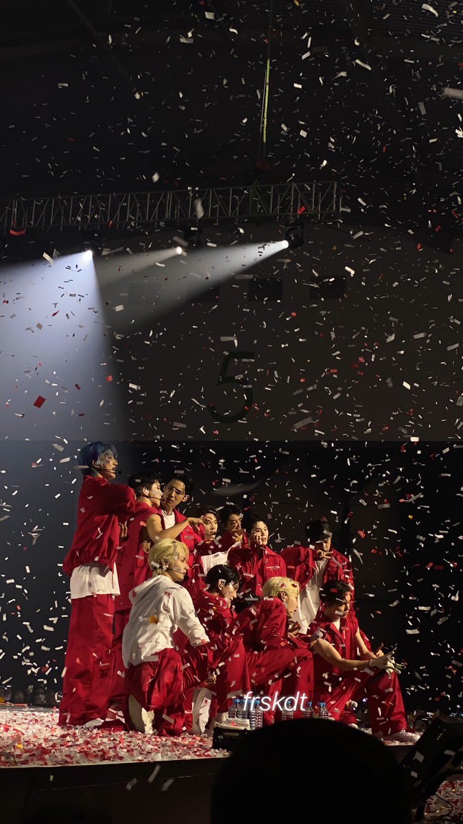 frskaadt's tweet photo. Not my best capture but here to add to memoryland. What a wonderful concert💕 @pledis_17 #BETHESUNinJKT https://t.co/03gUexJVLZ