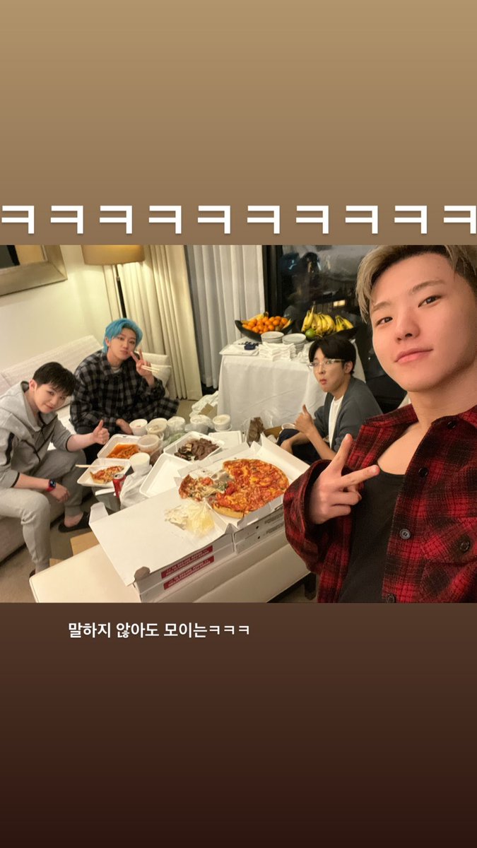 wwsocute717's tweet photo. 저녁팟 한번도 안빠진 어떤고양이🐈‍⬛
#원우밥많이먹어 https://t.co/4E16JV38Pk