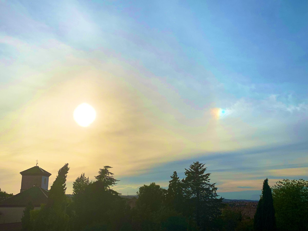 Granada_Meteo's tweet photo. Iridisdencia en los cielos de Granada desde Ogíjares. @ecazatormentas @meteo_fuensanta @Samuel_MR17 @jacobpetrus_tve @javioru @tiempobrasero @MeteoSE @Eltiempoalsur @meteo_sureste @RAM_meteo @AsEcometta @MeteoCanalSur @meteocastuera @SomosMeteo @meteo_v @MeteoChatSE @Asvogra https://t.co/bvhhFZ0rHb