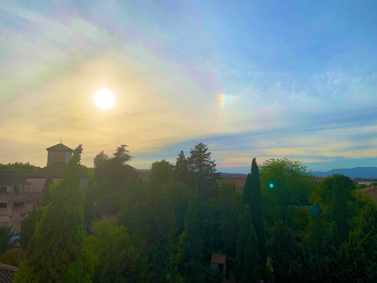 Granada_Meteo's tweet photo. Iridisdencia en los cielos de Granada desde Ogíjares. @ecazatormentas @meteo_fuensanta @Samuel_MR17 @jacobpetrus_tve @javioru @tiempobrasero @MeteoSE @Eltiempoalsur @meteo_sureste @RAM_meteo @AsEcometta @MeteoCanalSur @meteocastuera @SomosMeteo @meteo_v @MeteoChatSE @Asvogra https://t.co/bvhhFZ0rHb