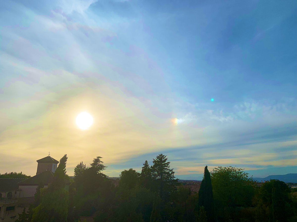 Granada_Meteo's tweet photo. Iridisdencia en los cielos de Granada desde Ogíjares. @ecazatormentas @meteo_fuensanta @Samuel_MR17 @jacobpetrus_tve @javioru @tiempobrasero @MeteoSE @Eltiempoalsur @meteo_sureste @RAM_meteo @AsEcometta @MeteoCanalSur @meteocastuera @SomosMeteo @meteo_v @MeteoChatSE @Asvogra https://t.co/bvhhFZ0rHb