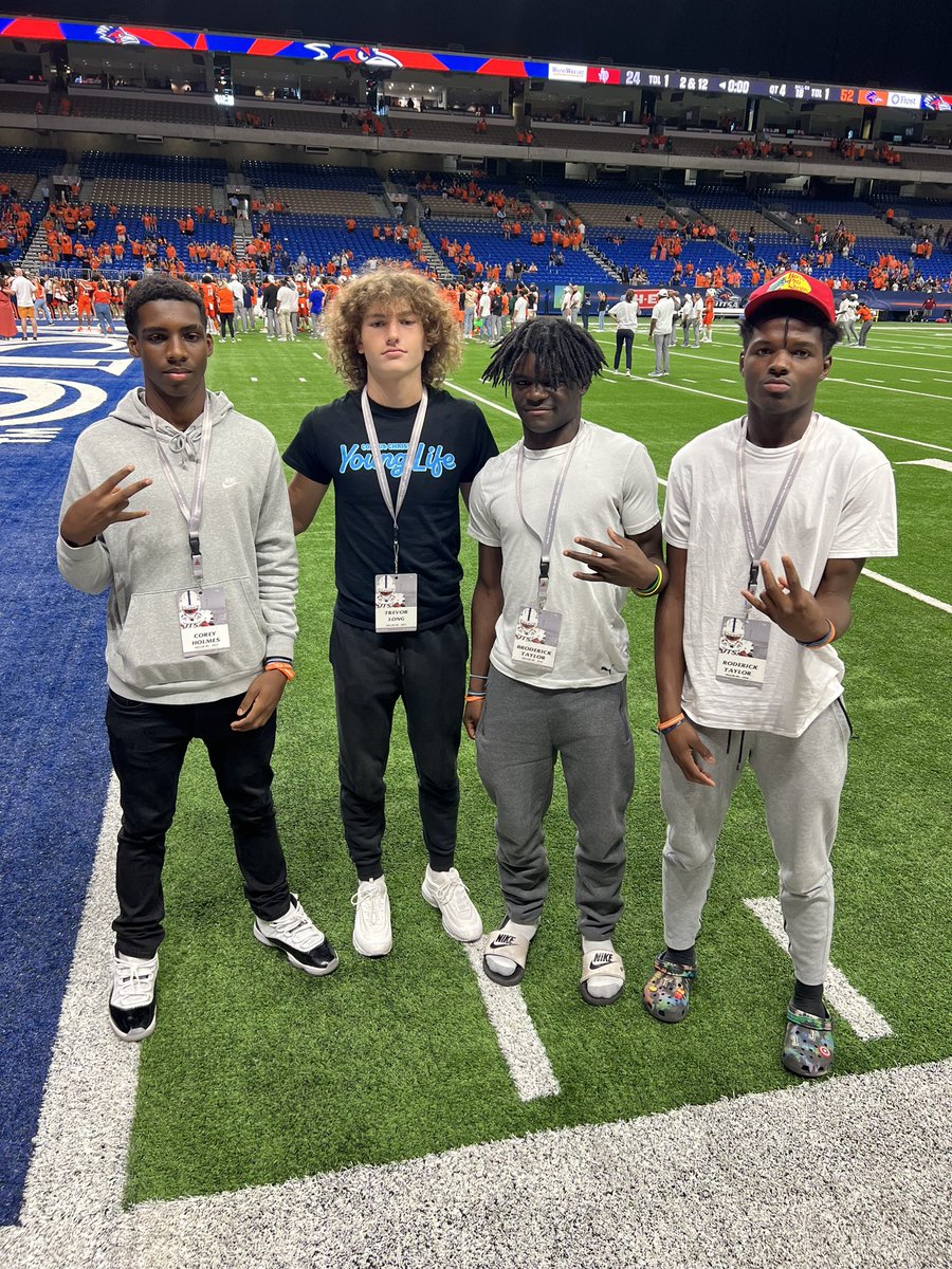 Big weekend for our young Miller Bucs! These 4 helped us Win Big on Friday, and take their first Game Day visit to UTSA on Saturday! Corey Holmes 25’RB Trevor Long 25’QB Broderick Taylor 25’ RB Roderick Taylor 26’ ATH Coaches come get these 4! They are special! #GoldStandard