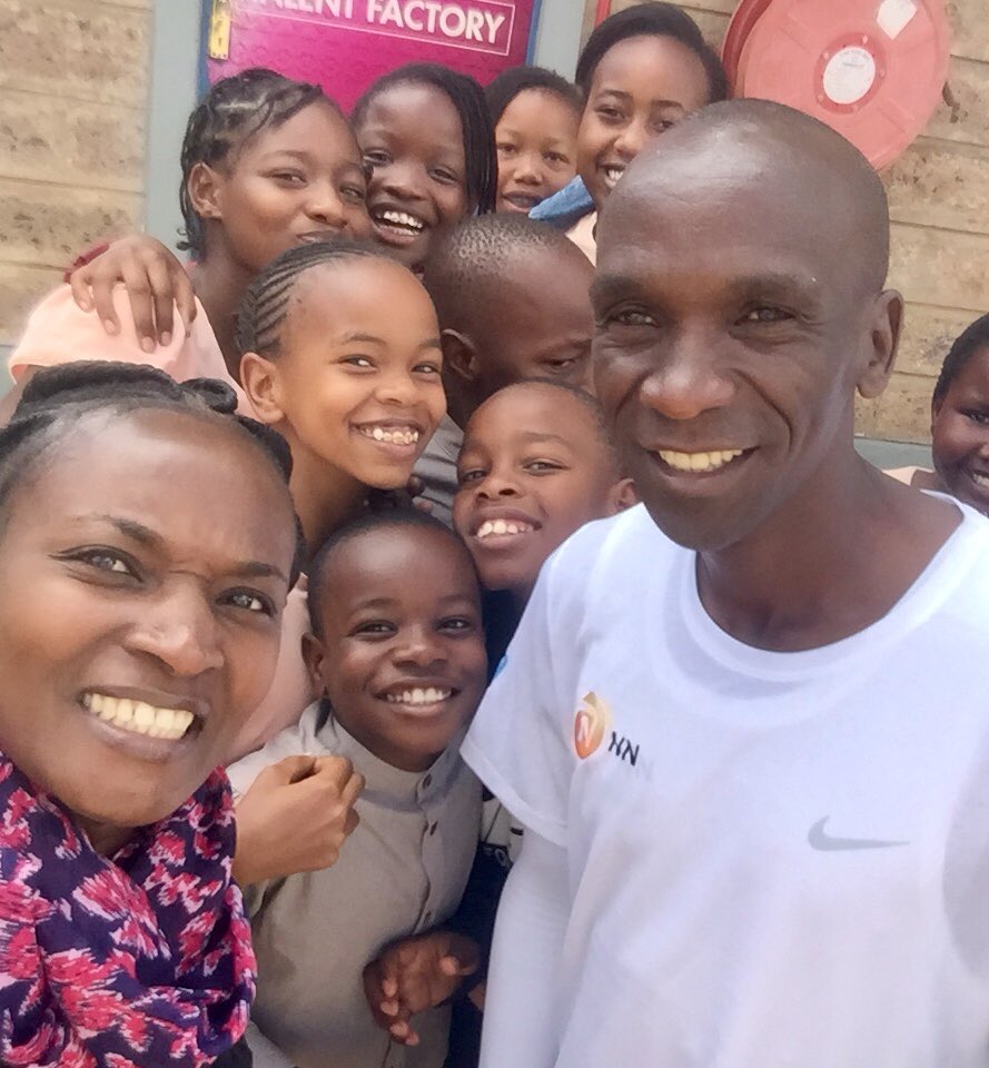 LydiahNyairabu's tweet photo. A big win to Kenyans and we are so proud of you #King-Choge.
from inka fm radio station together with myself #Kangina and my big team
#InkafmKids we say, #Congratulations to you Eliud Kipchoge. you are a true definition of #Nohumanslimited.
#alfredmutua #Atwoli #audioleak https://t.co/prrNCJONTL
