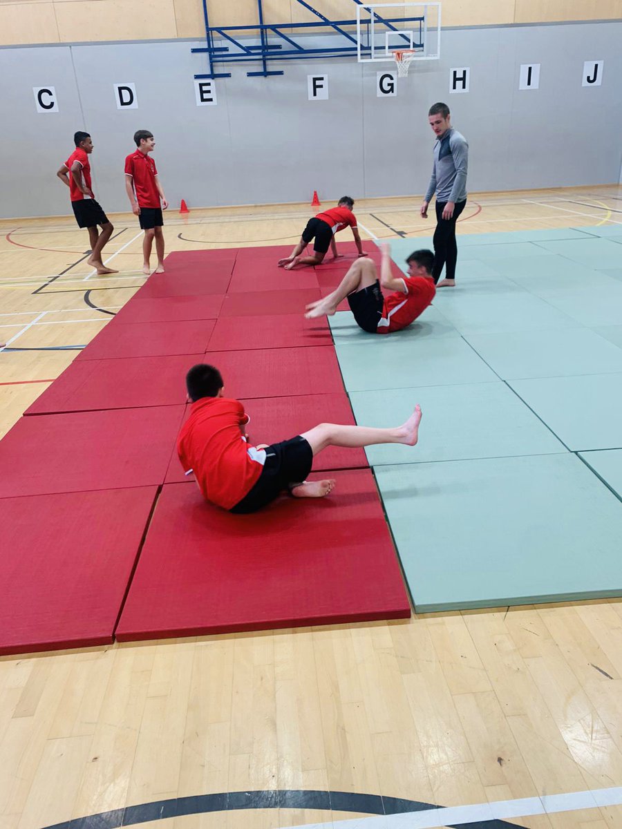 _ICAcademy1's tweet photo. A great first night at the inaugural ICA MMA Club on Thursday.  In their first lesson the students were learning a mixture of striking and grappling techniques and managed these skills incredibly well! A big thank you to Daywalkers MMA, our students can’t wait for next week! 🌟 https://t.co/WLXtDWUNoD