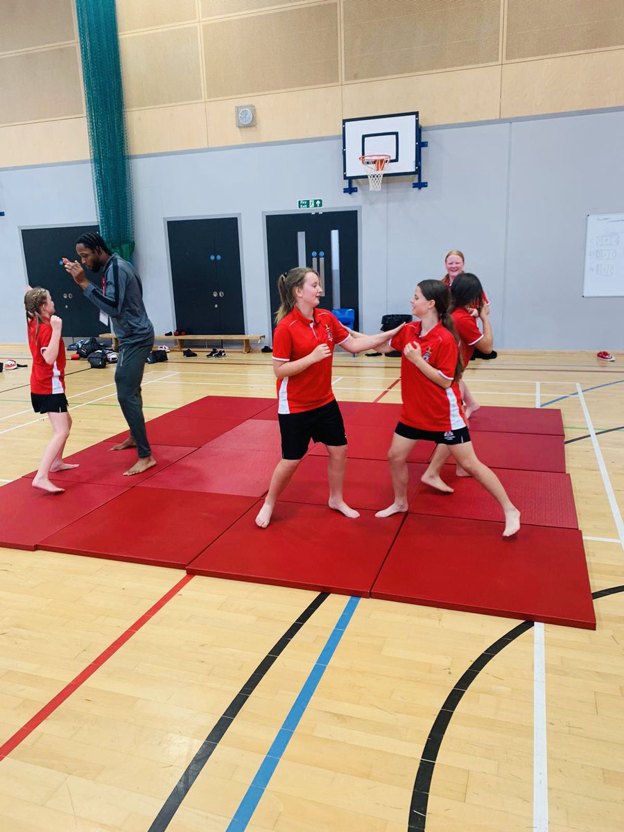 _ICAcademy1's tweet photo. A great first night at the inaugural ICA MMA Club on Thursday.  In their first lesson the students were learning a mixture of striking and grappling techniques and managed these skills incredibly well! A big thank you to Daywalkers MMA, our students can’t wait for next week! 🌟 https://t.co/WLXtDWUNoD