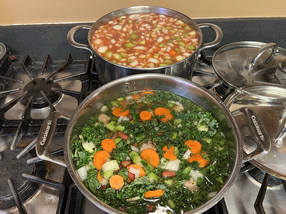 JohnSam101970's tweet photo. It’s soup day. Using up pantry &amp; fridge items. Kidney beans, celery, carrots, kale, onions, kidney beans, crushed tomatoes, chicken &amp; beef stock, beef cubes and turkey sausage. Front is chicken/turkey for #1 daughter. Back is beef for me &amp; better half. #FoodIsLove https://t.co/1OFsoGIzPv