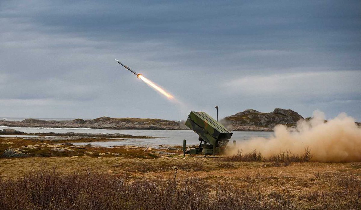 ukraine_map's tweet image. The first NASAMS System has been delivered to Ukraine 🇺🇦 

The NASAMS is made by USA 🇺🇸 and Norway 🇳🇴, the system protects Washington D.C, and is the first Advanced NATO Air Defense System delivered to Ukraine 🇺🇦