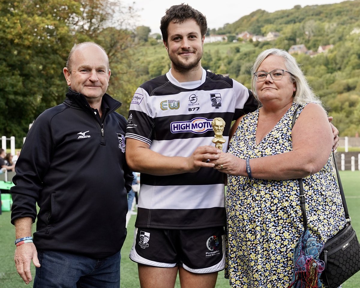 PontypriddRFC's tweet photo. 📊 | SUPPORTERS’ MAN OF THE MATCH ⭐️

A win on his debut ✅
23 points ✅
Golden Bob MOTM ✅
WRU MOTM ✅

𝑨𝑵𝑫 now you’ve voted him the Ponty RFC Supporters’ Man of the Match🏅

A decent first afternoon at the office in ⚫️⚪️ for @josephscrivens2 🙌

#WeArePonty ⚫️⚪️ https://t.co/6kNH985nwY