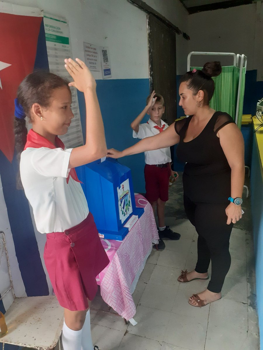 reinaldo_yeiny's tweet photo. Hoy ejerzo mi voto con la satisfacción de que es #CodigoDeLasFamilias por amor, inclusivo #TuVotoCuenta el mío es,#CodigoSi https://t.co/PKhqhK9i9L