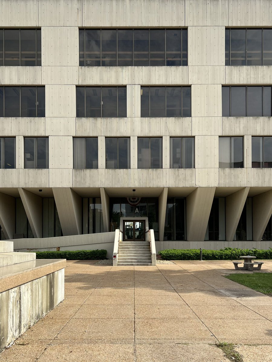 🚨🚨 “World’s Ugliest Courthouse” T-Shirts are finally available for sale!

Buy one and support the effort to save the iconic Will County Courthouse from demolition and adapt it for a new use:

interland3.donorperfect.net/weblink/weblin…