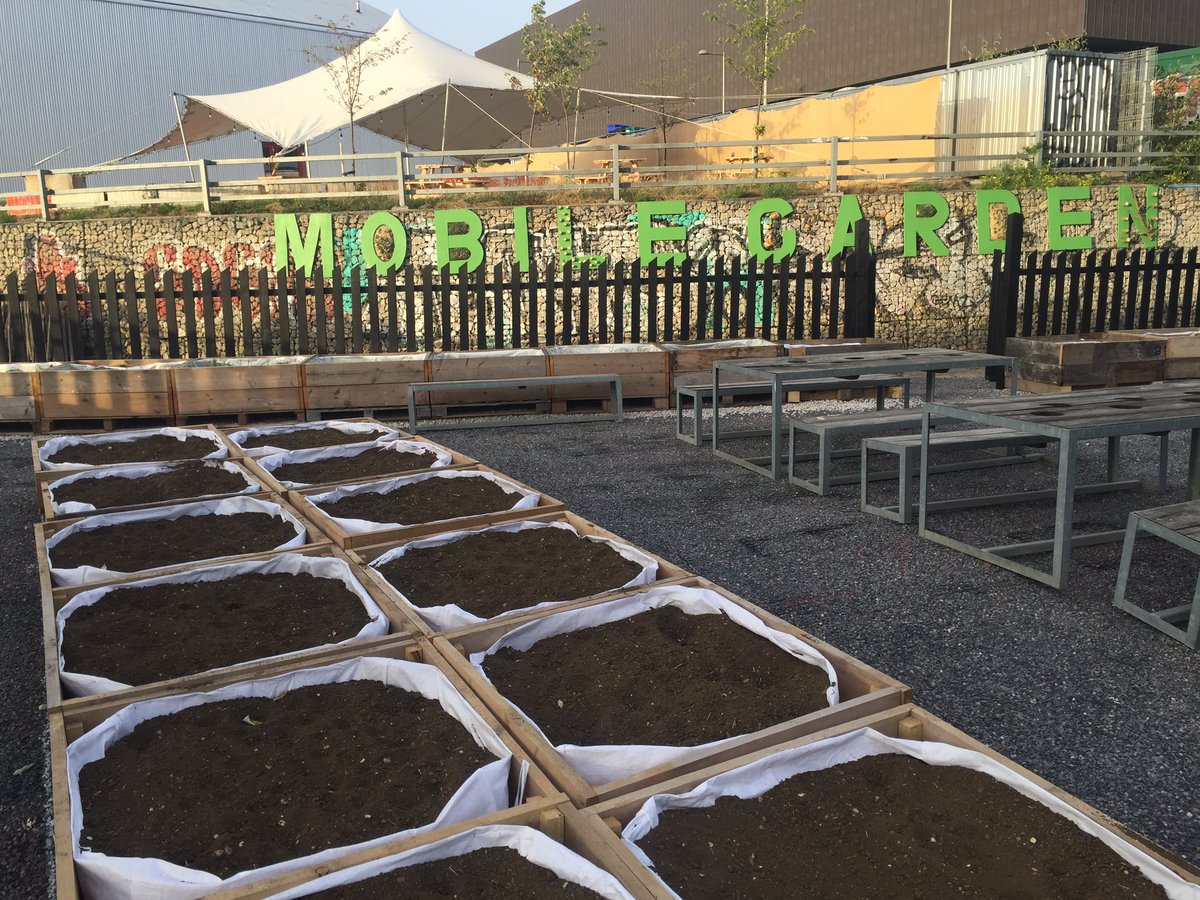 We are ready for #growing 💚<a href="/GroundworkLON/">Groundwork London</a> #mobilegarden Find us at <a href="/hackney_bridge/">Hackney Bridge</a>