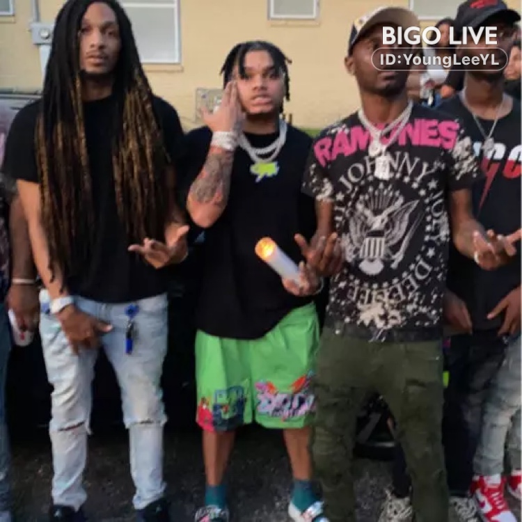 ClipperJanika's tweet photo. Come and see YoungLeeYL 🥶💙 streaming live on #BIGOLIVE and make new friends! 
https://t.co/iwuP5qeJec https://t.co/nIAnmXSsTy