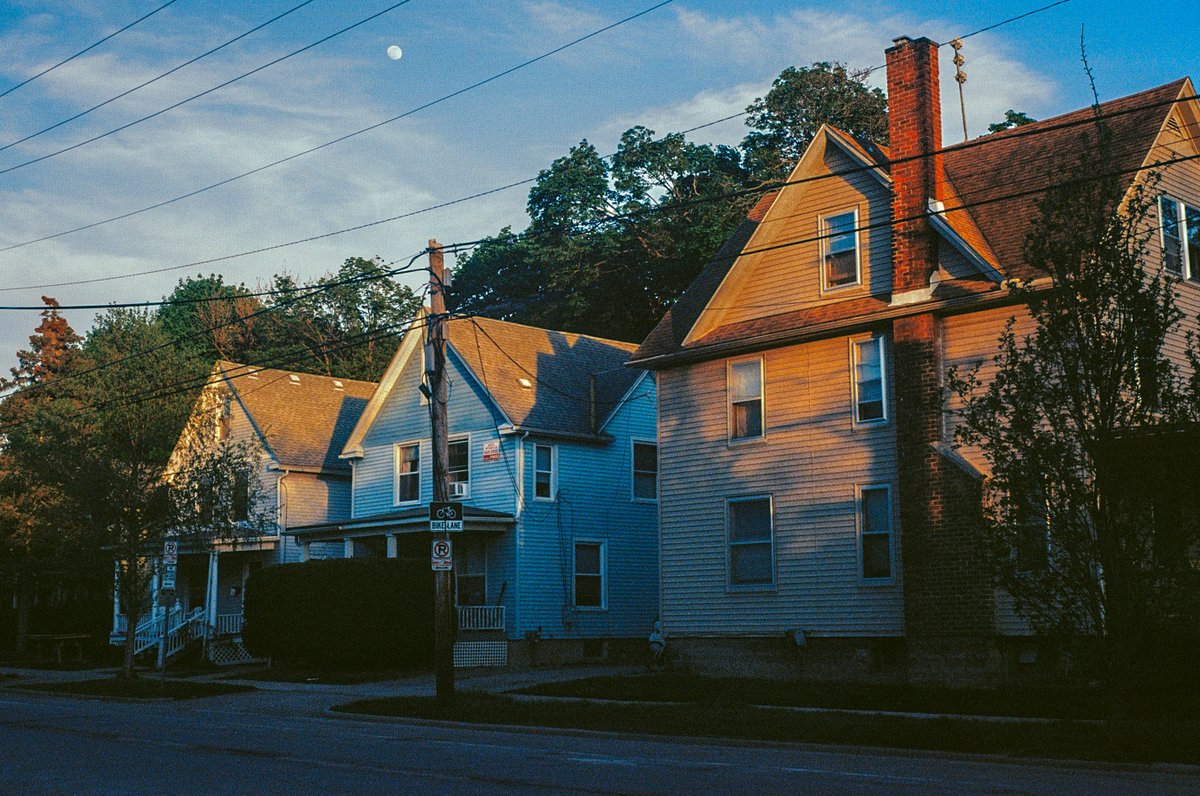 emilcadeau's tweet photo. A summer's farewell, 35mm film https://t.co/EYYZDjhLit