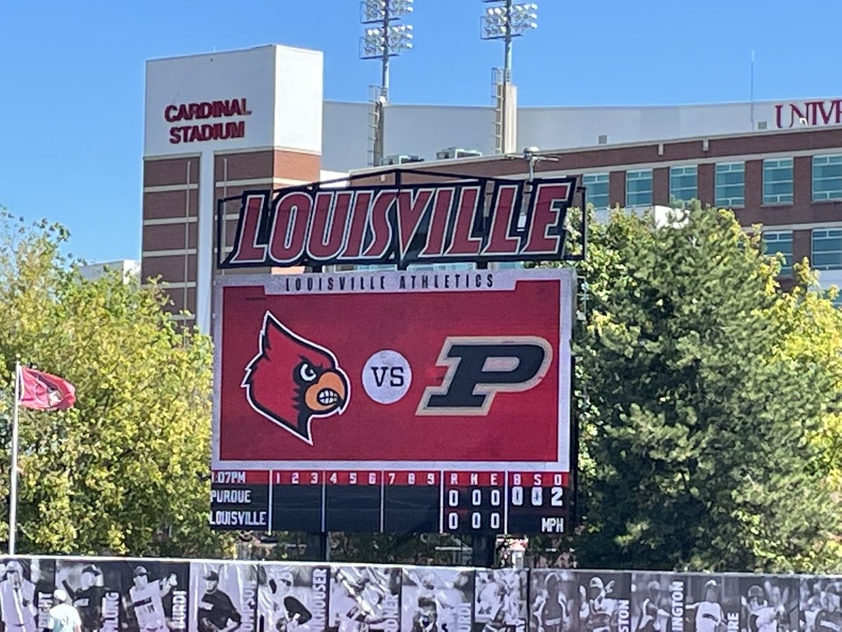 dowler_kris's tweet photo. Never thought I would root against Purdue - Proud Purdue grad but prouder @LouisvilleBSB mom! Go Cards!! https://t.co/NiHXINjiU5