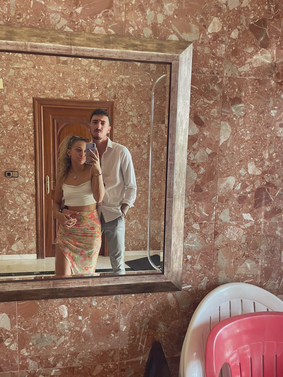 VicctorSanchez's tweet photo. Felices 23 mi amor! Te quiero ❤️ @AliciaaaSantos https://t.co/MF2qORcbKx