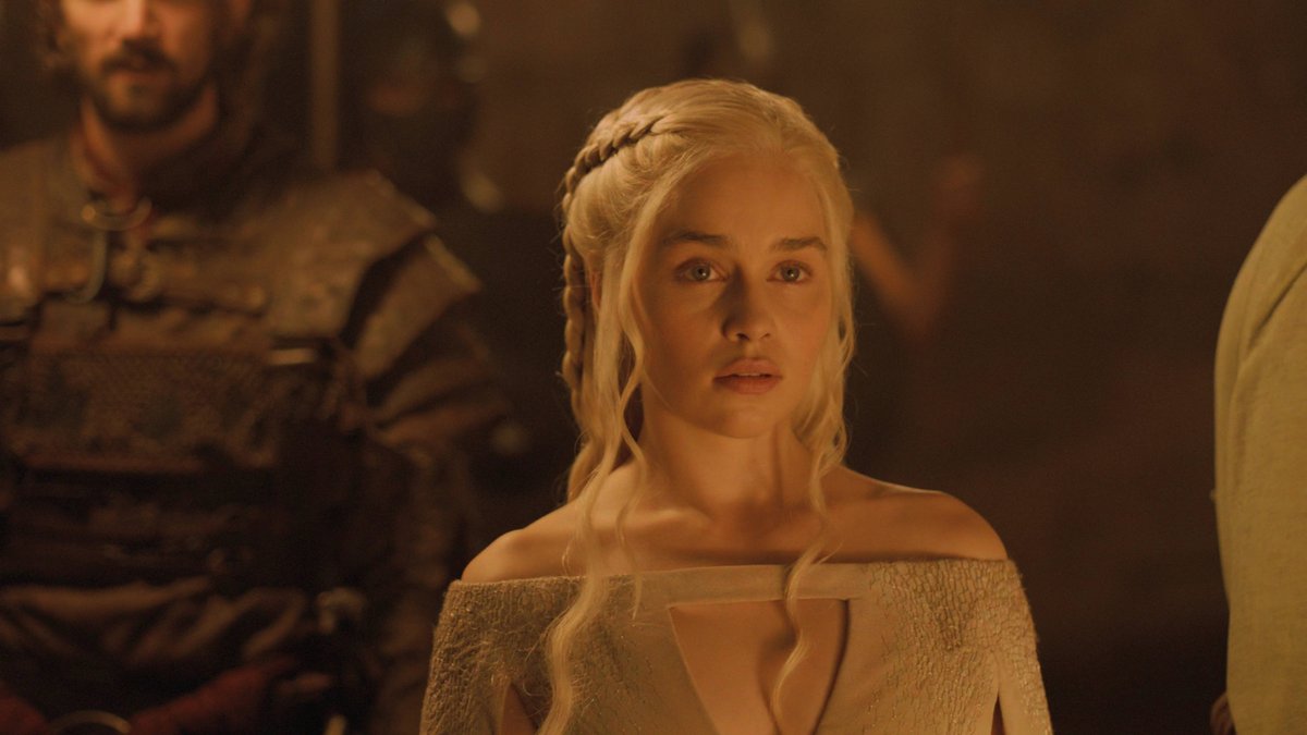 ClarkeDaily's tweet photo. daenerys targaryen + fire https://t.co/hB25g9Q8x9