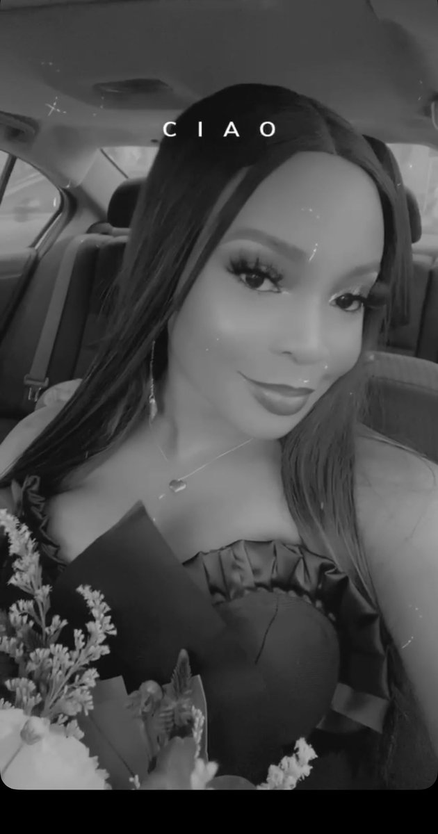 billionaireebb's tweet photo. smile. 🥰💐 https://t.co/2bkRszL4Ob