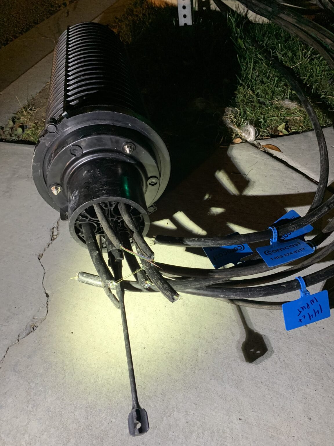 Henry K. Lee on Twitter "UPDATE Vandals cut comcast fiber