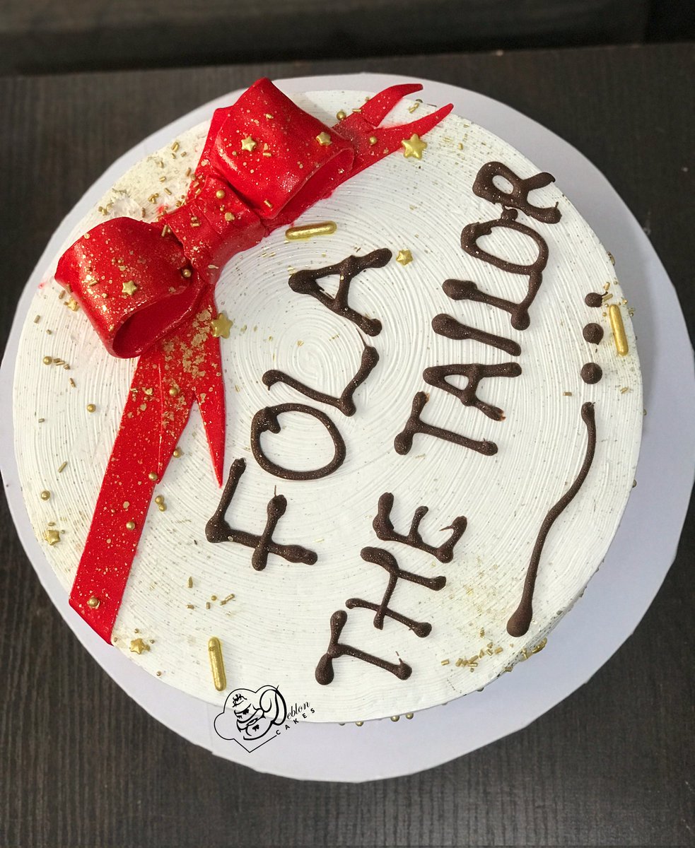 debloncakes's tweet photo. Sunday Delivery
Grand Opening....@folathetailor 
#cakes #lagosbaker #ogbabaker #cakeinlagos  #cakeinikeja #cakedecorating #whiteandredcake #cakeclasses #cakeoftheday #cakesofinstagram #cakeart #cakelovers #grandopening #fashion #fashionblogger https://t.co/ZZSzKz0uox