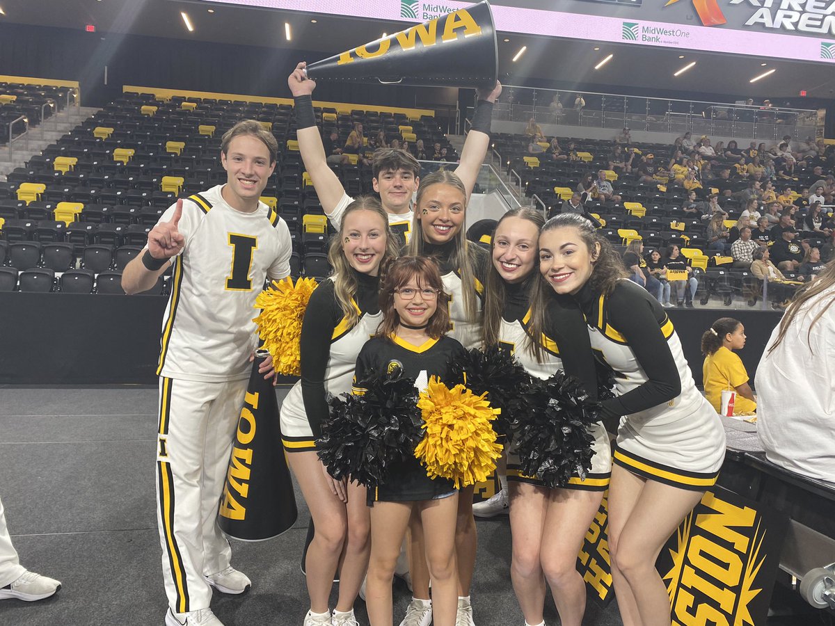 saeraimnida's tweet photo. #FightForIowa Let’s go Hawks!! https://t.co/N8LYonughG