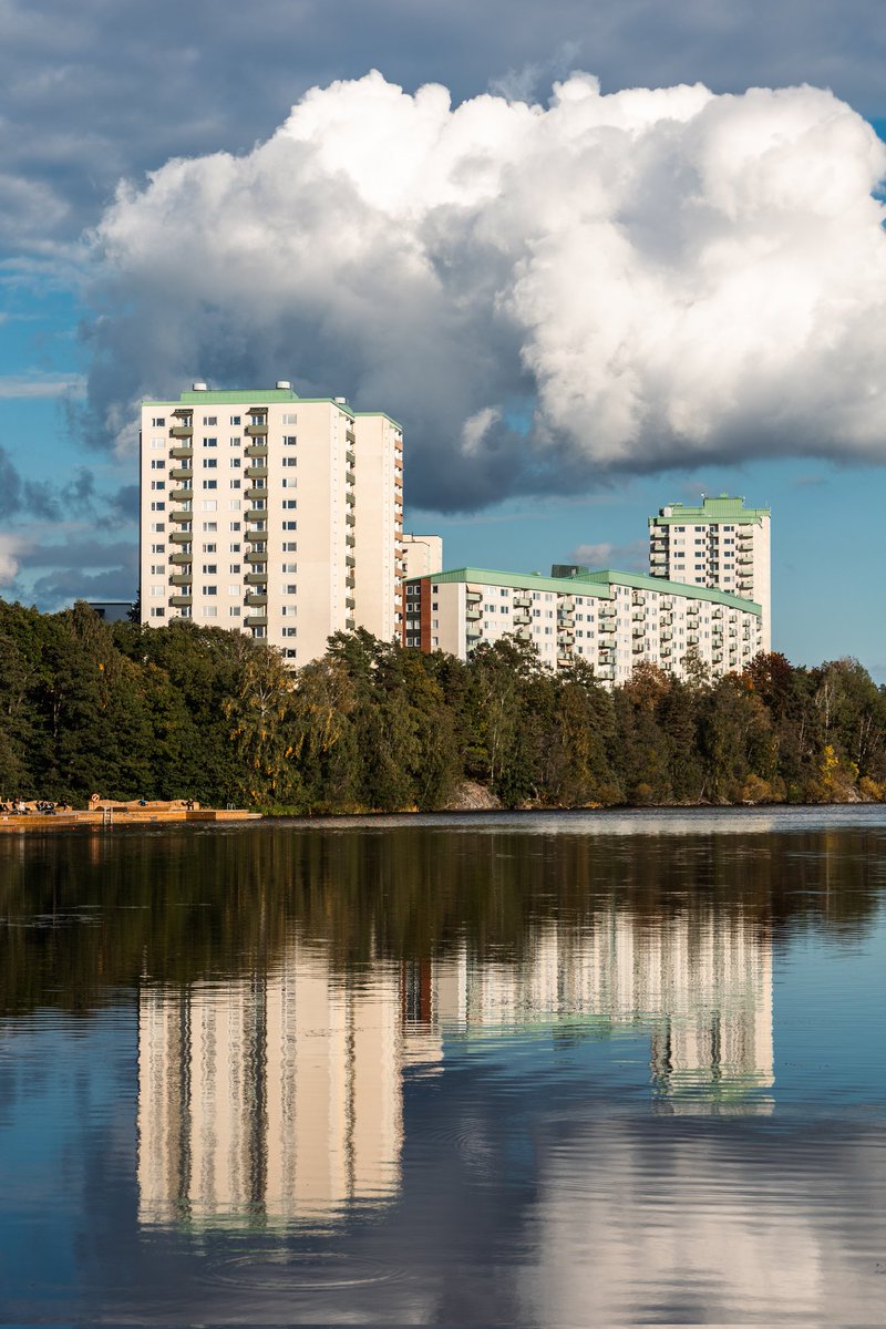 viktor_rene's tweet photo. 📷: Canon RP, 24-105mm
.
#canonrp #canon #canonnordic #photooftheday #photography #reflections #natgeoyourshot #landscapephotography #landscape #clouds #nacka #viewstockholm #visitstockholm #sweden #fullframe #lake #scandinavianphoto #cyberphoto_se #architecture https://t.co/WvMOILyrhj
