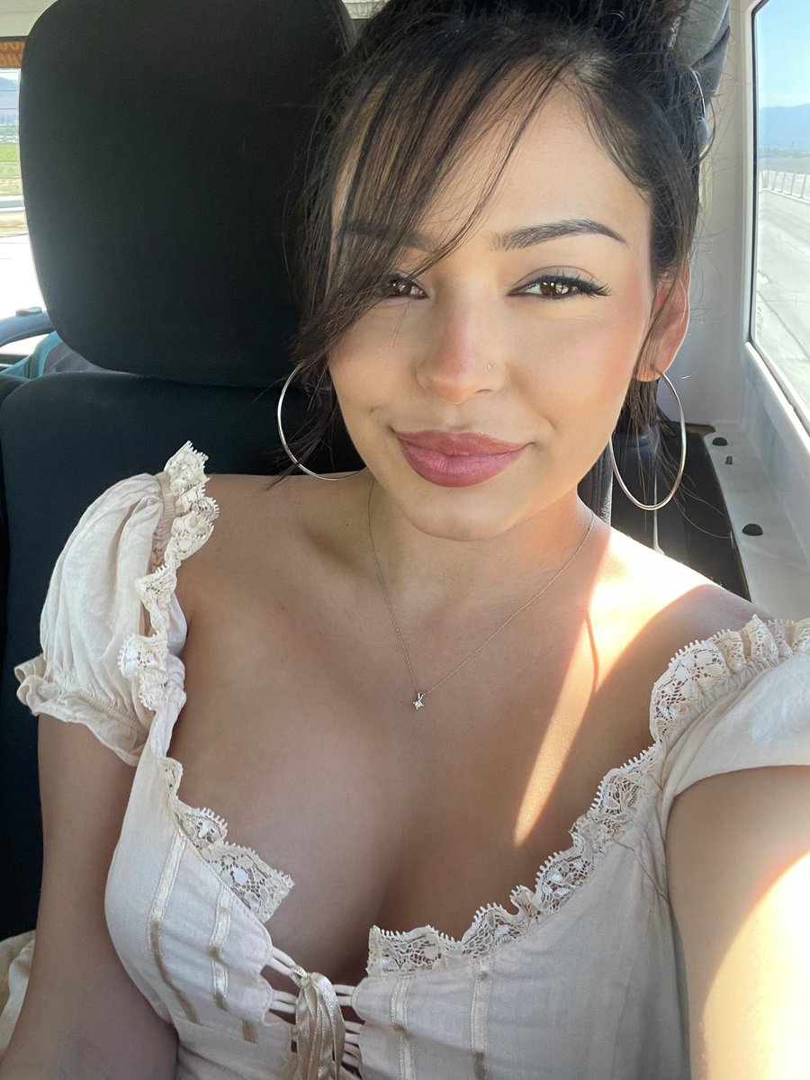 jaamzies's tweet photo. passenger princess https://t.co/AoBgecn8k1