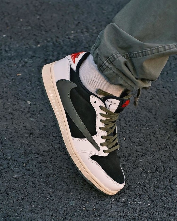 travis scott white laces