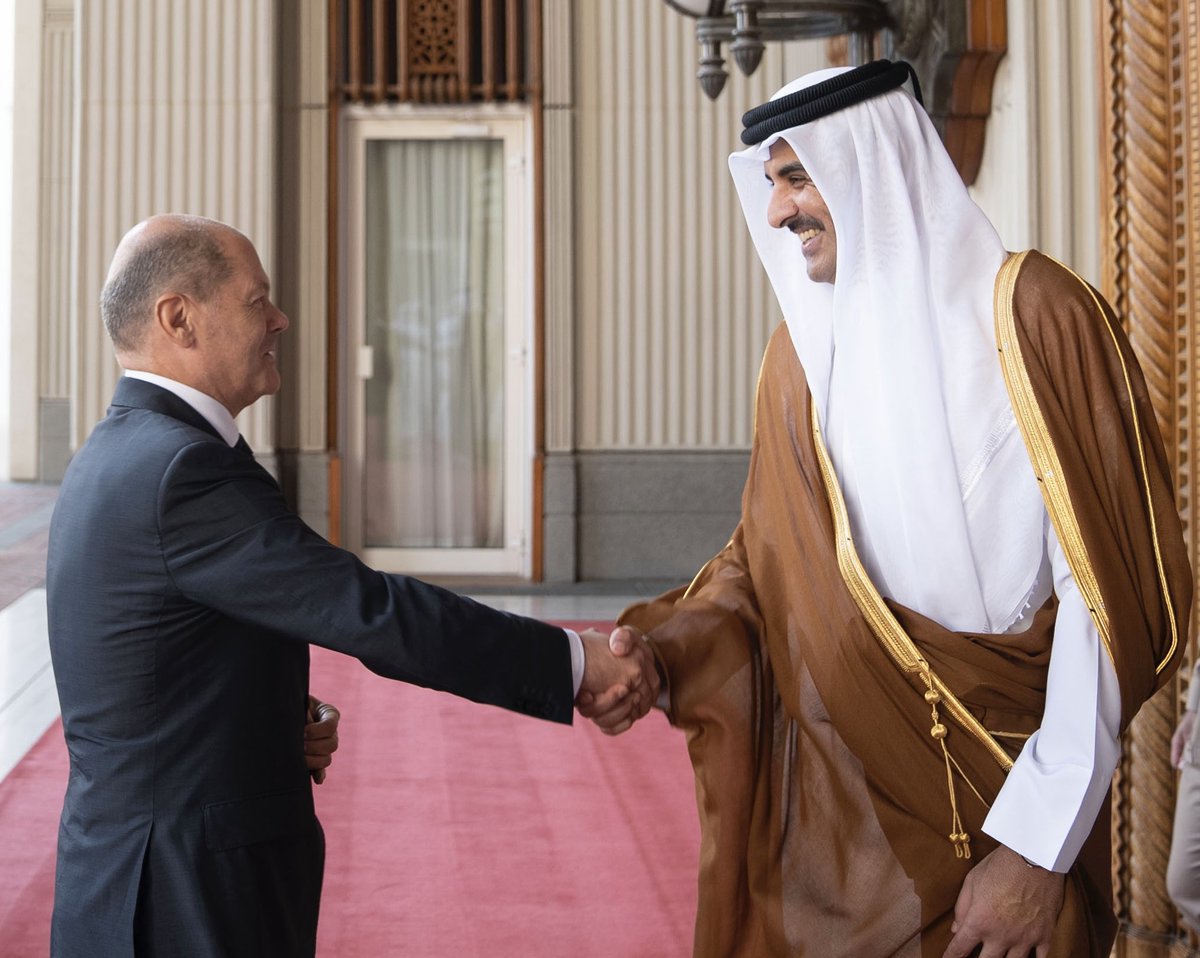 TamimBinHamad's tweet photo. بحثت اليوم في الدوحة مع مستشار جمهورية ألمانيا الاتحادية @Bundeskanzler أوجه تعزيز علاقاتنا الاستراتيجية في شتى المجالات، كما ناقشنا أبرز المستجدات الإقليمية والدولية وسبل دعم الأمن والسلام وإنهاء النزاعات بين الدول بالحوار والطرق الدبلوماسية. https://t.co/1lhRxbTKzS