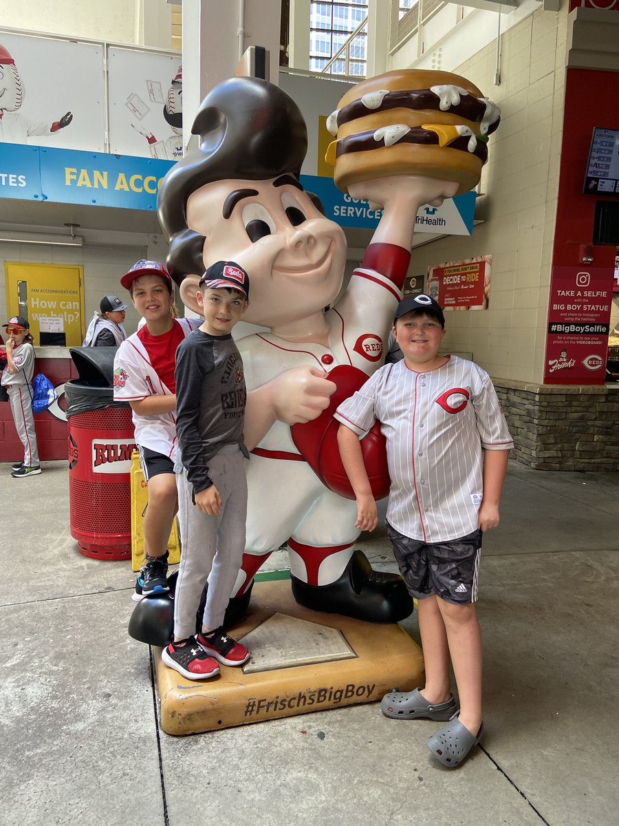 redsgal12's tweet photo. Go #Reds! #BigBoySelfie https://t.co/7blcGwB2Cs
