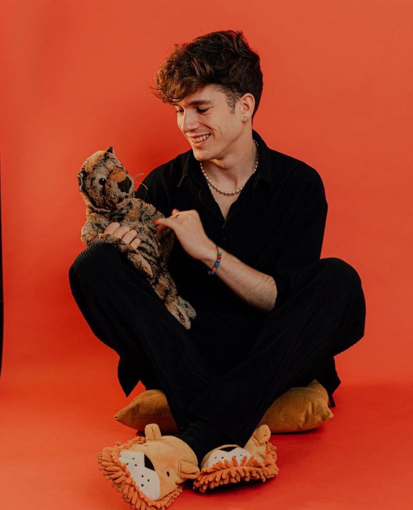 De parte de tu familia T6H te deseamos un feliz cumpleaños <a href="/LeonLeidenMusic/">LEON LEIDEN</a>⚡️ Que sean muchos años más de música y sueños cumplidos. 💥