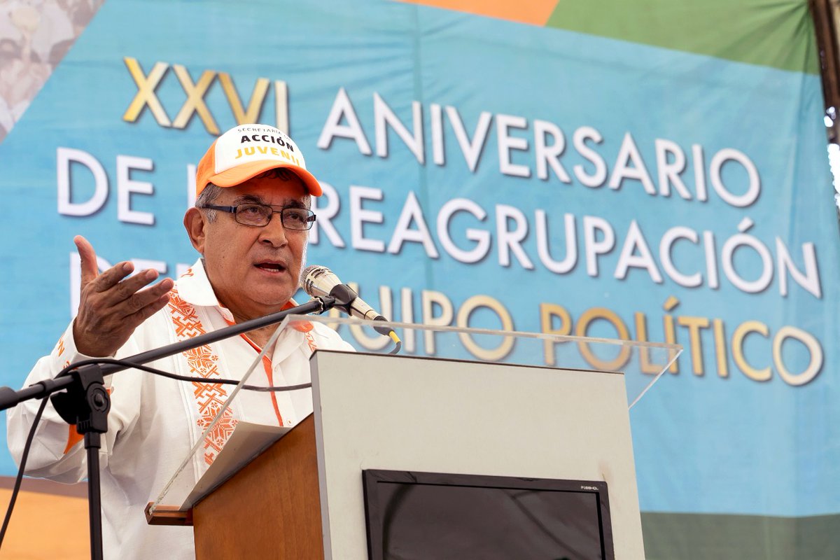SECC40CHIAPAS's tweet photo. #UnoSomosTodos🙋‍♀️
#TodosSomosUno🙋‍♂️ 

⚪️ Más de 20 mil voces de agremiados se suman a la  demanda del #SNTE 📚 de exigir todo el rigor de la ley para los asesinos de la maestra Beatriz Elizabeth Meza #Sección32 #Veracruz ✔️

Nota 👉 https://t.co/8KE8KxsLcC 👈 https://t.co/8DlHD6Tz34