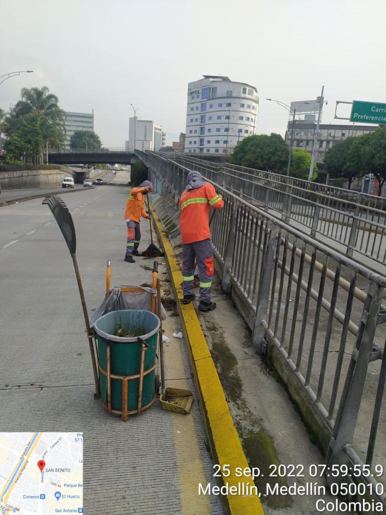 Emvarias's tweet photo. Hicimos el recorrido del @Metroplus_SA entre Cisneros e Industriales, ¡pero limpiando! 🏃🏿‍♂️🥵 💪🏾🧡

@AlcaldiadeMed https://t.co/IMCBlRdZ2l